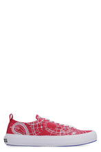 Load image into Gallery viewer, Bandana Viento low-top sneakers

