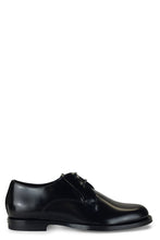 Load image into Gallery viewer, Elegant black shiny leather shoe
