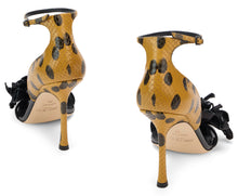 Load image into Gallery viewer, Printed leather sandals
