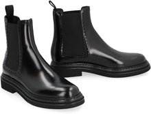 Load image into Gallery viewer, Leather Chelsea boots

