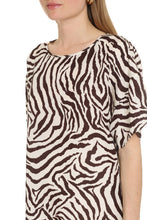 Load image into Gallery viewer, Sangria printed silk blouse
