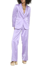 Load image into Gallery viewer, Satin blazer
