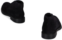 Load image into Gallery viewer, Suede desert boots
