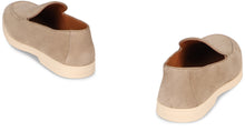 Load image into Gallery viewer, Suede loafers
