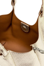 Load image into Gallery viewer, Dua Leather handbag
