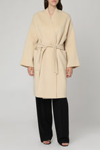Load image into Gallery viewer, Eris wool coat
