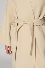 Load image into Gallery viewer, Eris wool coat
