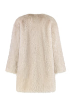 Load image into Gallery viewer, Coat in faux fur
