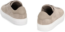 Load image into Gallery viewer, Clean 90 Low-top sneakers
