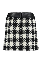 Load image into Gallery viewer, Houndstooth mini skirt
