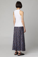 Load image into Gallery viewer, Printed satin skirt
