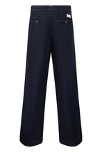 Load image into Gallery viewer, Jeans with wide leg
