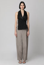 Load image into Gallery viewer, Wool carrot-fit trousers
