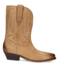 Load image into Gallery viewer, Cowboy boots
