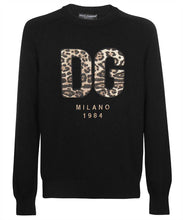 Load image into Gallery viewer, Wool crew-neck sweater
