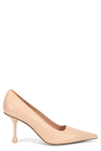 Load image into Gallery viewer, Cleavage with high heels
