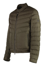 Load image into Gallery viewer, Maurienne short down jacket
