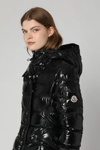 Load image into Gallery viewer, Barante short down jacket
