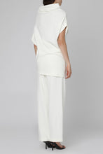 Load image into Gallery viewer, Pleated jersey blouse

