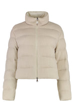 Load image into Gallery viewer, Thoiry short down jacket
