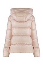 Load image into Gallery viewer, Short puffer Serittes with hood
