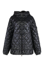 Load image into Gallery viewer, Short jacket with hood
