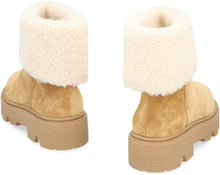 Load image into Gallery viewer, Aurea ankle boots in suede and shearling

