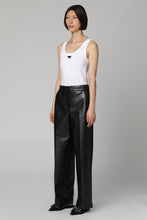 Load image into Gallery viewer, Faux leather trousers
