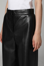 Load image into Gallery viewer, Faux leather trousers
