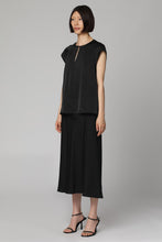 Load image into Gallery viewer, Crepe skirt
