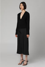 Load image into Gallery viewer, Wool cardigan
