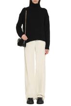 Load image into Gallery viewer, Wool and cashmere sweater
