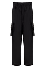 Load image into Gallery viewer, Cargo pants in cotton
