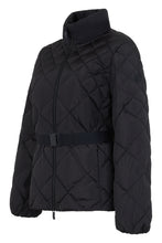 Load image into Gallery viewer, Quilted jacket with belt
