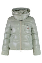 Load image into Gallery viewer, Short Andro jacket with hood
