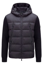 Load image into Gallery viewer, Padded jacket with hood
