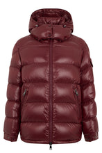 Load image into Gallery viewer, Maire down jacket with hood

