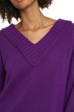 Load image into Gallery viewer, Legenda oversize virgin wool-cashmere blend sweater

