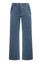 Load image into Gallery viewer, Straight leg jeans
