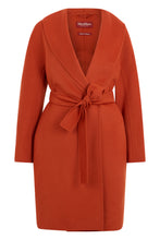 Load image into Gallery viewer, Coat in wool, cashmere and silk
