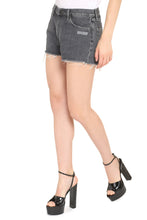 Load image into Gallery viewer, Denim shorts
