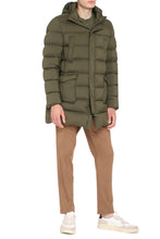 Load image into Gallery viewer, Snap button fastening down jacket
