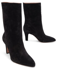 Load image into Gallery viewer, Suede ankle boot with heel

