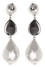 Load image into Gallery viewer, Pearl drop earring
