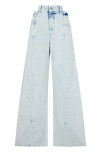Load image into Gallery viewer, Wide denim jeans made of cotton
