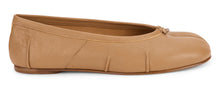 Load image into Gallery viewer, Ballerina Tabi in suede
