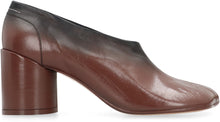 Load image into Gallery viewer, Décolleté Tabi in leather
