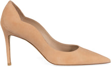 Load image into Gallery viewer, Suede pumps
