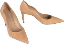 Load image into Gallery viewer, Suede pumps
