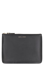 Load image into Gallery viewer, Logo detail flat leather pouch
